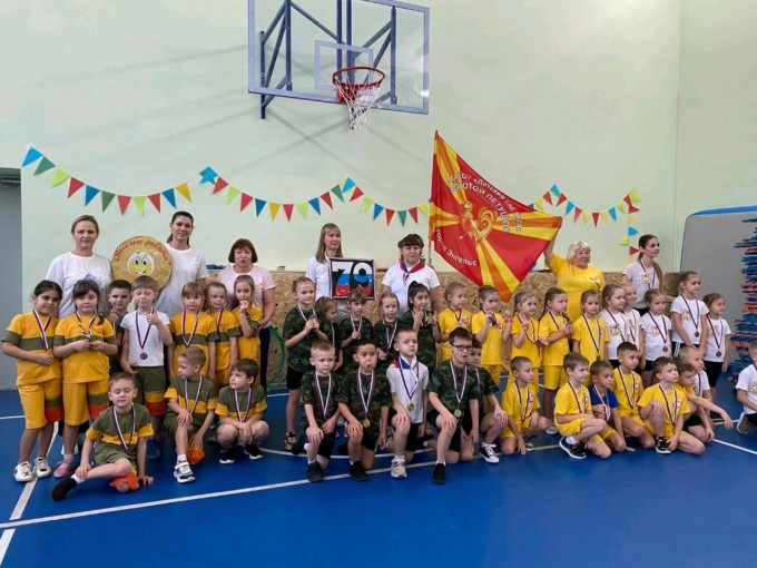 Спортивные соревнования "Весёлые старты" Спортивные соревнования "Весёлые старты".